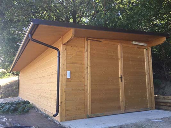 Box-auto-garage-in-legno